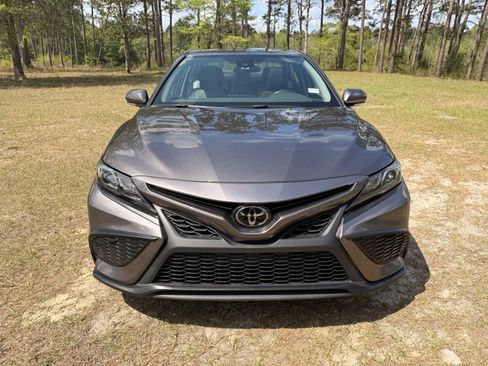 Used 2024 Toyota Camry SE image 8