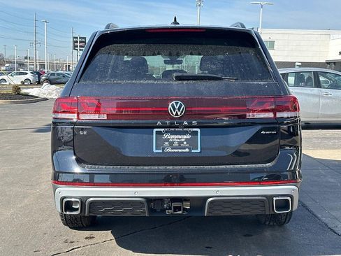 New 2026 Volkswagen Atlas Peak Edition AWD/4WD image 3