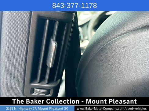 Used 2019 Volvo XC60 T5 Momentum w/ Multimedia Package AWD/4WD image 27