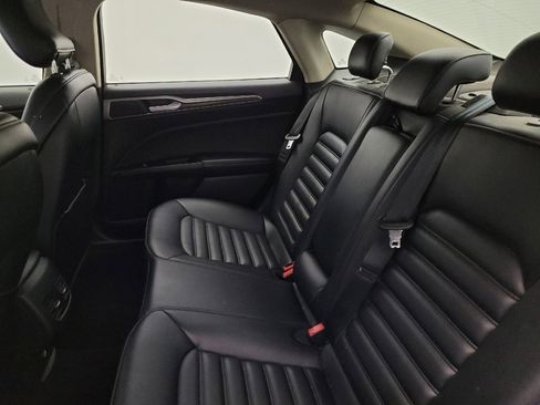 Used 2019 Ford Fusion SEL image 18