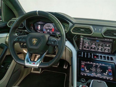 Used 2020 Lamborghini Urus image 56