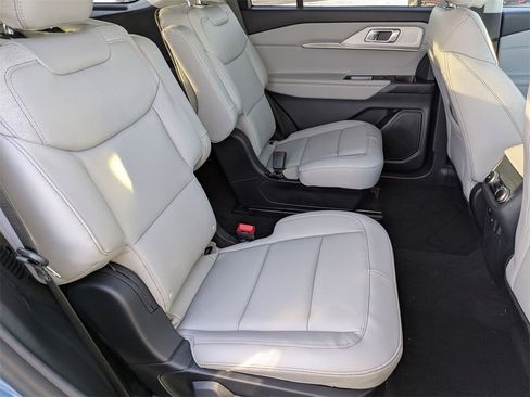 New 2026 Ford Explorer Active w/ Active Comfort Package image 20