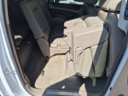 Used 2019 Chevrolet Suburban LT image 30