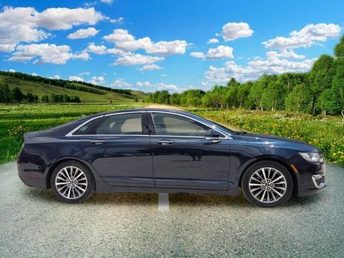 Used 2020 Lincoln MKZ FWD image 7
