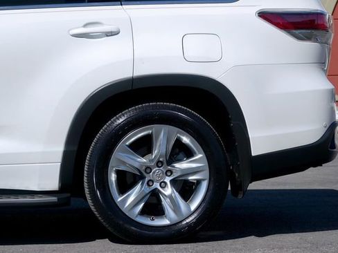 Used 2016 Toyota Highlander Limited image 12