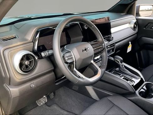 Used 2024 Chevrolet Colorado LT w/ LT Convenience Package image 12