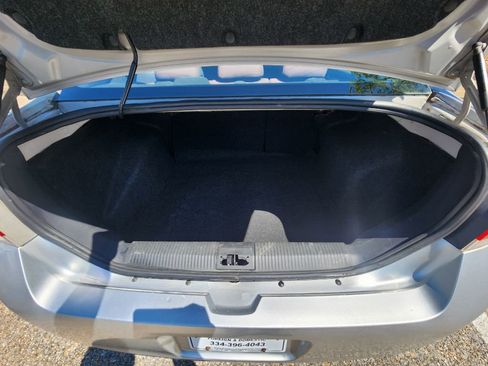 Used 2010 Ford Focus SES FWD image 12