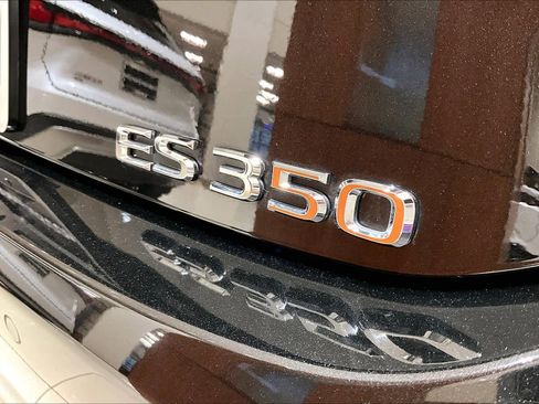 Used 2024 Lexus ES 350 w/ Premium Package image 9
