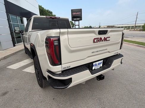 New 2026 GMC Sierra 2500 AT4 w/ AT4 Premium Plus Package AWD/4WD image 8