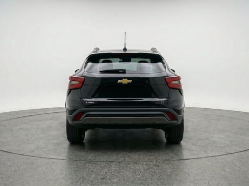 Used 2025 Chevrolet Trax LT FWD image 7
