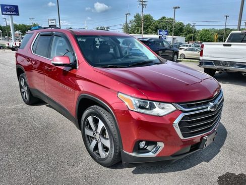 Used 2019 Chevrolet Traverse LT w/ LT Premium Package FWD image 11