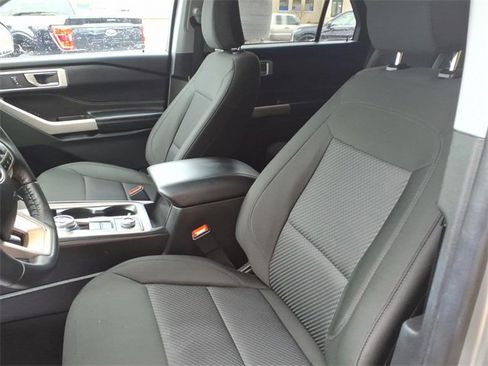 Used 2023 Ford Explorer XLT w/ Class IV Trailer Tow Package image 10