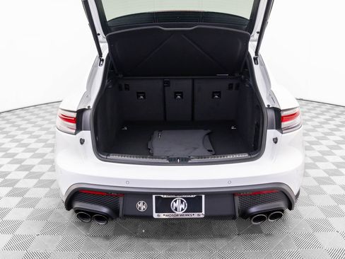 Certified 2026 Porsche Macan AWD/4WD image 33
