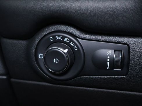 Used 2023 Dodge Durango GT image 27