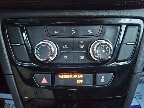 Used 2021 Buick Encore Preferred image 32