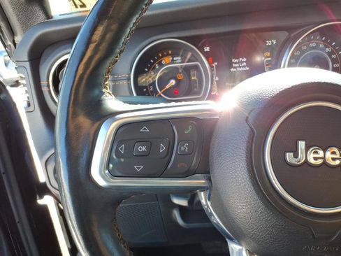 Used 2022 Jeep Wrangler Unlimited Sahara image 12