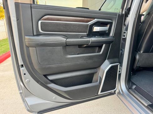 Used 2022 RAM 2500 Laramie image 12