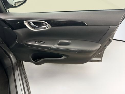 Used 2019 Nissan Sentra SV FWD image 32