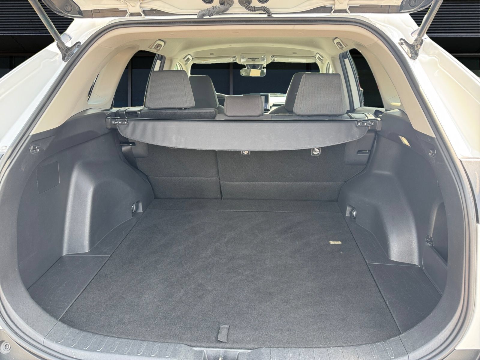 Used 2025 Toyota RAV4 XLE FWD image 10