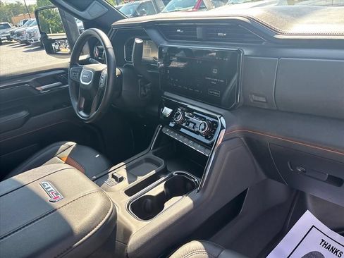 Used 2025 GMC Sierra 2500 AT4 w/ Technology Package AWD/4WD image 14