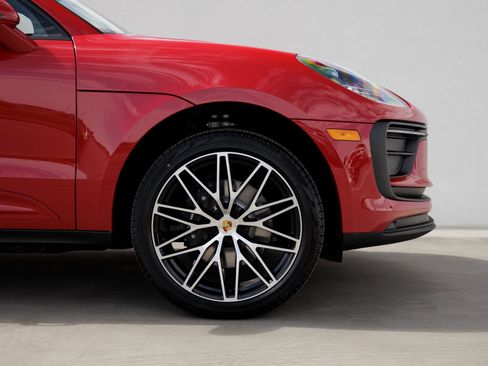 New 2025 Porsche Macan image 8