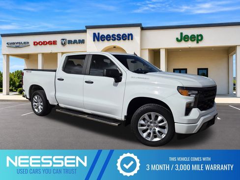 Used 2023 Chevrolet Silverado 1500 Custom AWD/4WD image 1