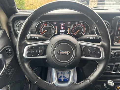 Used 2020 Jeep Gladiator Overland w/ Popular Equipment Package image 12