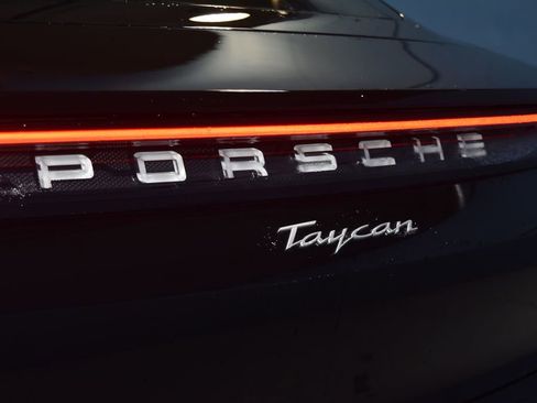 Used 2024 Porsche Taycan image 26