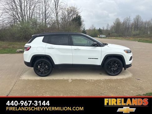 Used 2022 Jeep Compass Altitude w/ Convenience Group image 9