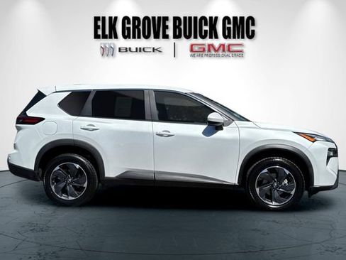 Used 2024 Nissan Rogue SV FWD image 3