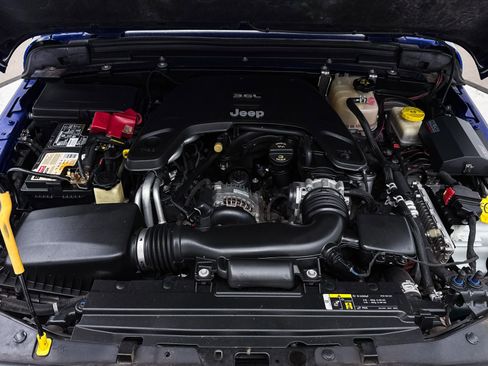 Used 2019 Jeep Wrangler Unlimited Sport S image 10