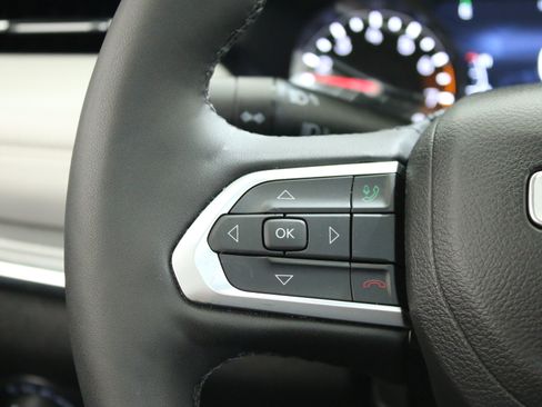 Used 2024 Jeep Compass Limited w/ Sun and Sound Group AWD/4WD image 15