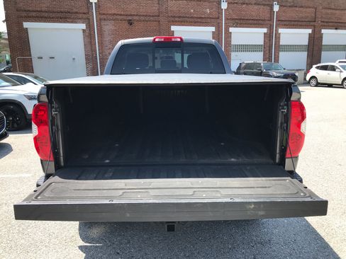 Used 2016 Toyota Tundra SR5 AWD/4WD image 24