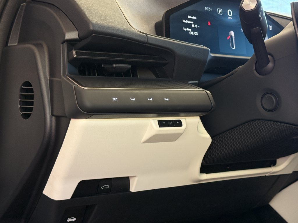 Used 2026 Lexus ES 350e w/ Convenience Package FWD image 22
