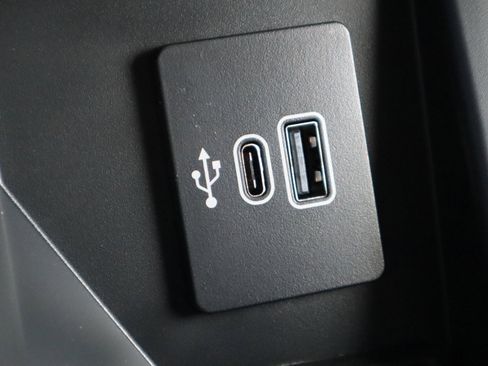 New 2025 Ford F150 Lariat w/ Equipment Group 501A Mid image 28