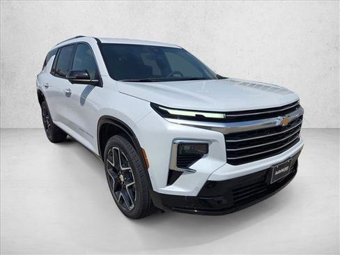 New 2026 Chevrolet Traverse High Country w/ LPO, Floor Liner Package FWD image 7