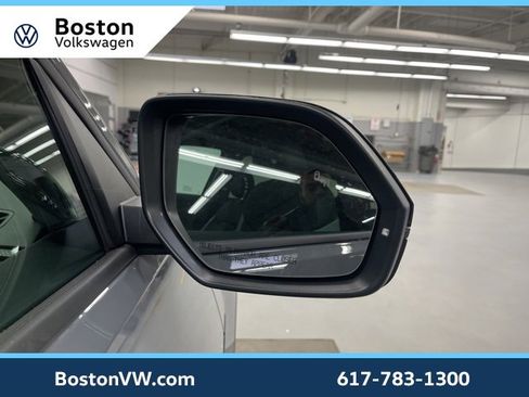 New 2026 Volkswagen Atlas Peak Edition image 7