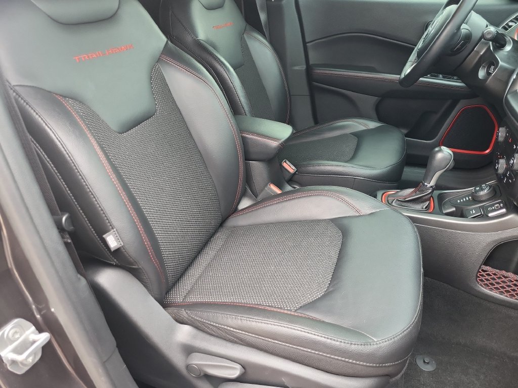 Used 2019 Jeep Compass Trailhawk w/ Cold Weather Group AWD/4WD image 22