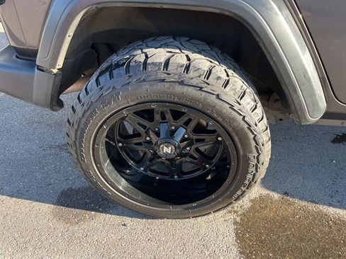 Used 2018 Jeep Wrangler Unlimited Sport image 16