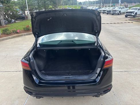Used 2024 Nissan Altima 2.5 SR FWD image 12