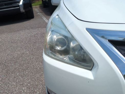 Used 2015 Nissan Altima 2.5 SV w/ Convenience Package FWD image 10