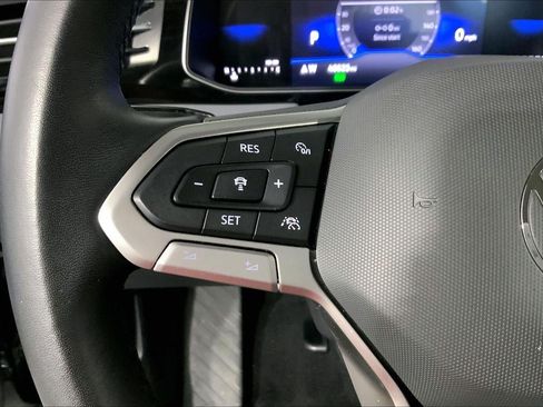 Used 2025 Volkswagen Jetta SE FWD image 18