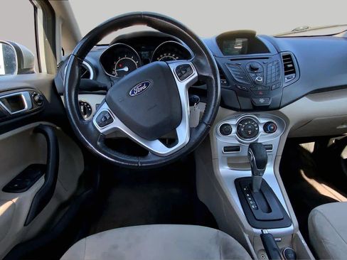 Used 2014 Ford Fiesta SE FWD image 5