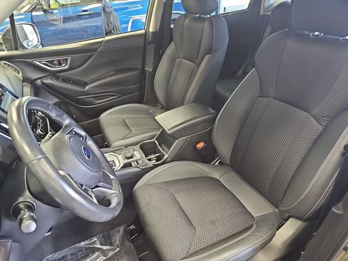Used 2023 Subaru Forester Premium image 15