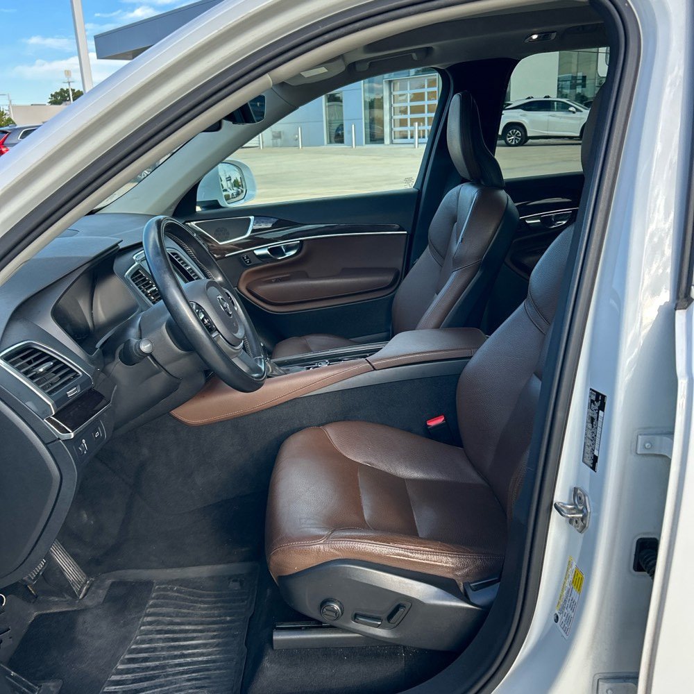 Used 2019 Volvo XC90 T6 Momentum w/ Advanced Package AWD/4WD image 3