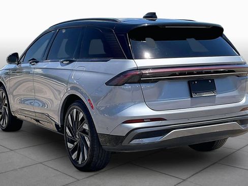 Used 2024 Lincoln Nautilus Reserve w/ Equipment Group 202A AWD/4WD image 11