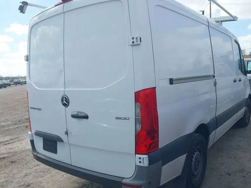 Used 2021 Mercedes-Benz Sprinter 1500 image 4