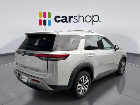 Used 2023 Nissan Pathfinder SL image 5