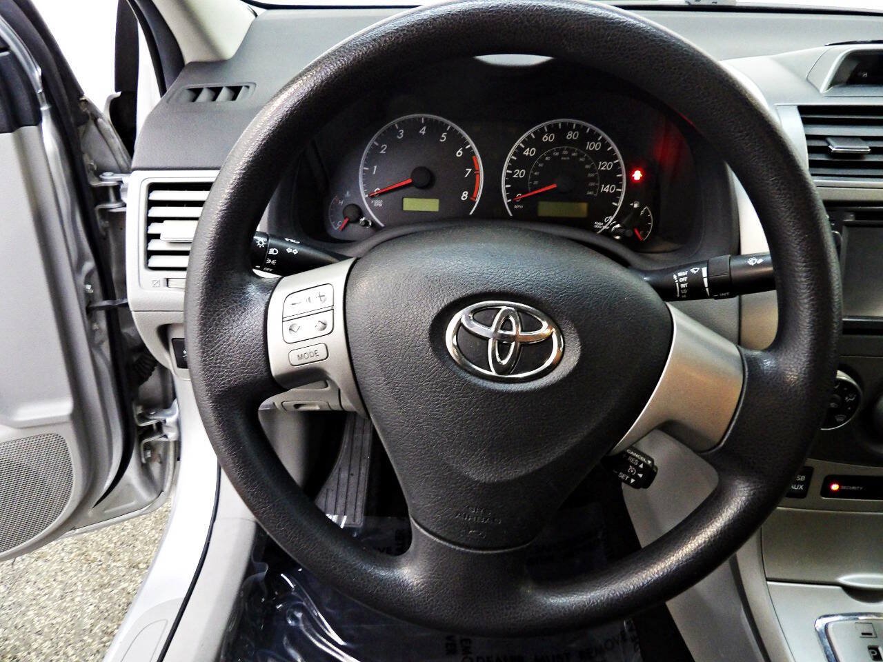 Used 2013 Toyota Corolla LE w/ Preferred Accessory Pkg #2 FWD image 22