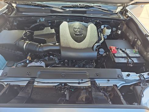 Used 2022 Toyota Tacoma SR AWD/4WD image 31